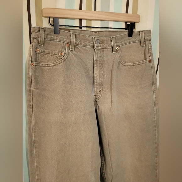 Vintage 1999 Levi's 550 Relaxed Fit Green Khaki Jeans, size 36x32 - Picture 3 of 9